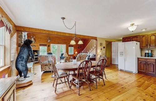 Jefferson House | Dog-friendly home with huge yard - near swimming hole, snowmobiling