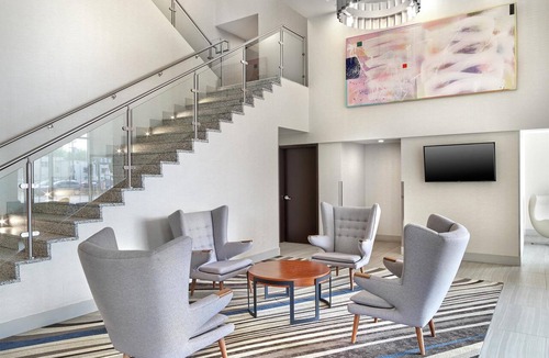 North Central Edmonton Hotel | DoubleTree by Hilton Edmonton Downtown