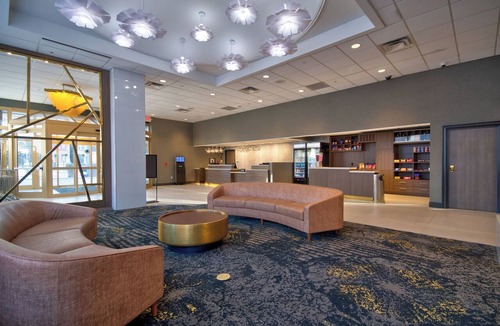 Poughkeepsie Hotel | DoubleTree by Hilton Poughkeepsie Convention Center