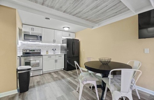 West Central Apartment | Downtown Apartment 3 in Historic Mansion | Free Parking
