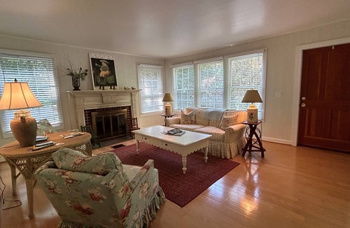 Brevard House | Downtown Brevard Cottage~ Short Stroll to Main Street~ Hiking & Biking Close By
