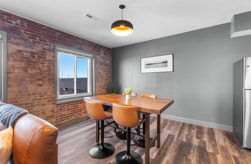 Elco Apartment | Downtown Cape 2 Bdrm/2 Bath Apt, Cozy & Walkable