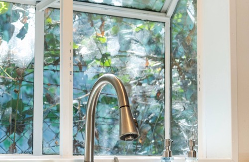 Mosswood Cottage | Downtown Cottage, Off-street parking, dog friendly