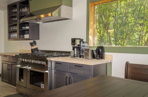 Talkeetna House | Downtown getaway home, big yard and one block from all the action
