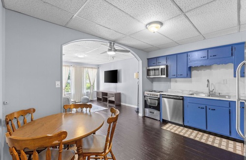 Delaware Apartment | Downtown Luxury Flat OWU Campus Pet Friendly
