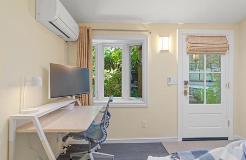 University South Apartment | Downtown Palo Alto Gem! Cute, Spotless Guest House