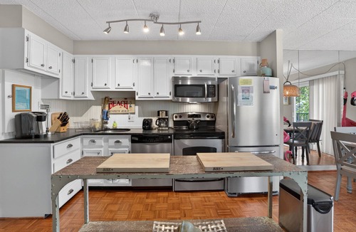 The Pines Condo | Downtown Rehoboth Beach Condo Sleeps 4 Parking