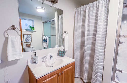 Downtown Juneau Apartment | Downtown Studio apartment with queen sized bunk beds.