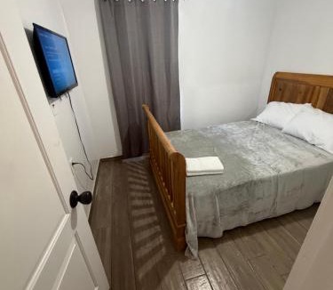 Garfield House | Downtown Taylor Room 4