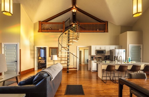 Amanda House | Dragonfly Inn (Only 40 min to Hocking Hills area)