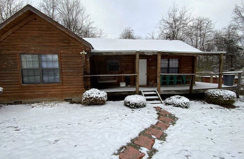 Bath Cabin | Dreams End Woodcliff Cabin