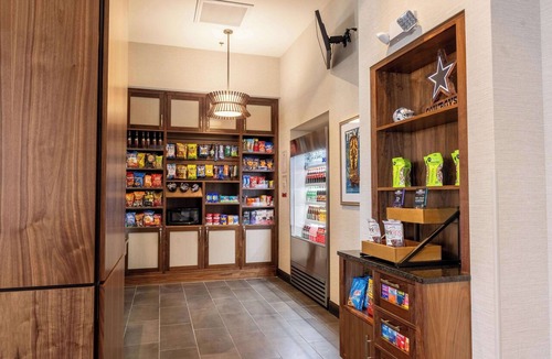 Central Arlington Hotel | Drury Plaza Hotel Dallas Arlington