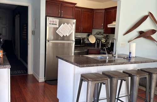 Fremont House | Eagle Isle Wings Spacious 8 bedroom Split Townhouse on the Sandusky River