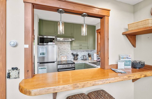 Rangeley House | 🐾Eagles Ledge | Cozy chalet w/incredible views, access to Rangeley Lake & 15 mins to Saddleback!
