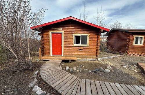 Healy Cabin | Earthsong Lodge - FAMLY