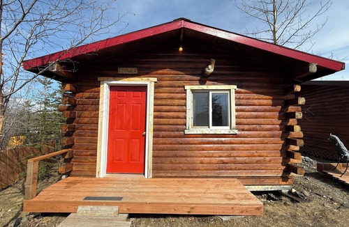 Healy Cabin | Earthsong Lodge - FAMLY