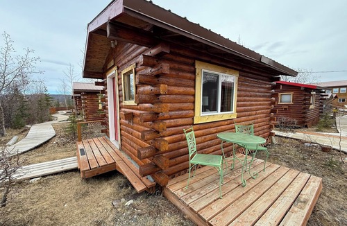 Healy Cabin | Earthsong Lodge - STAND