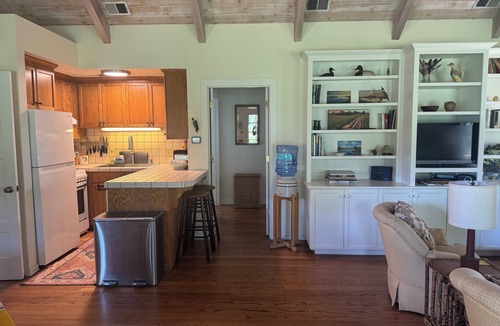 Walnut Grove Cabin | Eclectic Cabin + Glamping Tent at Vineyard Retreat on Grand Island in Delta