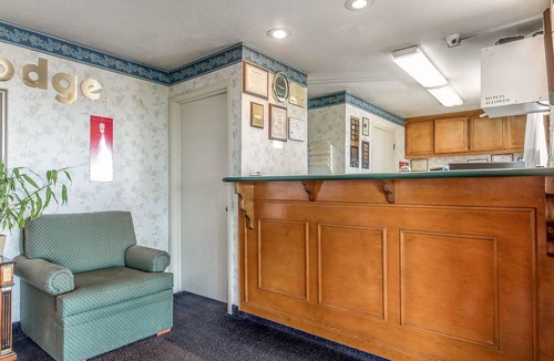 Castro Valley Hotel | Econo Lodge Castro Valley I-580