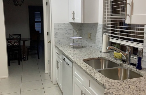 Fort Myers House | Ed & Hilda's Centrally located, Spacious and Relaxing Retreat