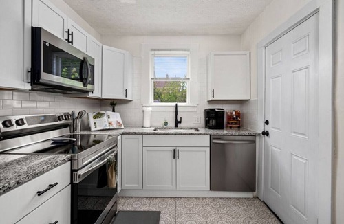 Near East Columbus Villa | Eldridge Echo L - 3BR 1BA Unit in East Columbus