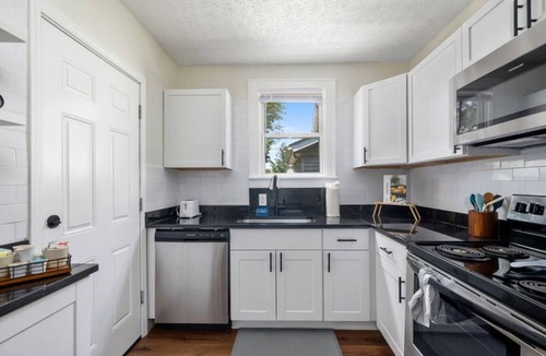 Near East Columbus Villa | Eldridge Echo R - 3BR 1BA Unit in East Columbus