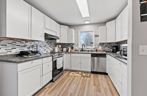 Northeast Anchorage House | Elegance &Ease Luxury Home 3-bedroom house in Anchorage with WiFi access