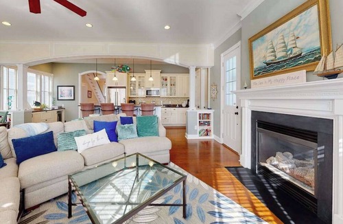 Country Club Estates House | Elegant house near the ocean with AC, W/D & outdoor space - walk to boardwalk