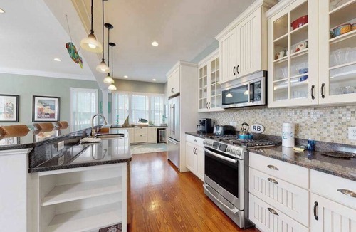 Country Club Estates House | Elegant house near the ocean with AC, W/D & outdoor space - walk to boardwalk