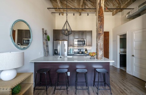 Italian Village Apartment | Elegant Short North Factory Loft