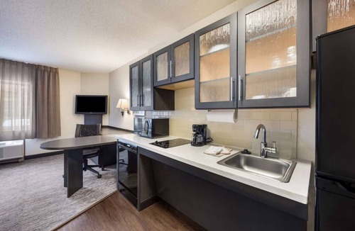 Gahanna Hotel | Enjoy a Memorable Stay in Gahanna with Exceptional Amenities Next to the Airport