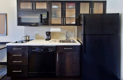 Gahanna Hotel | Enjoy a Memorable Stay in Gahanna with Exceptional Amenities Next to the Airport