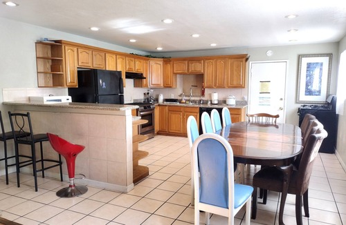 Oakland House | Enjoyable 6+bedroom house near Oakland Airport