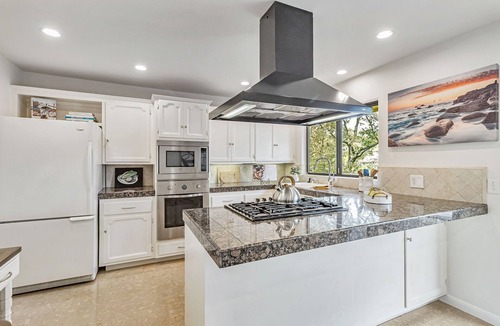 Burlingame House | Enjoyable charming 4-bedroom house close to SFO perfect for families
