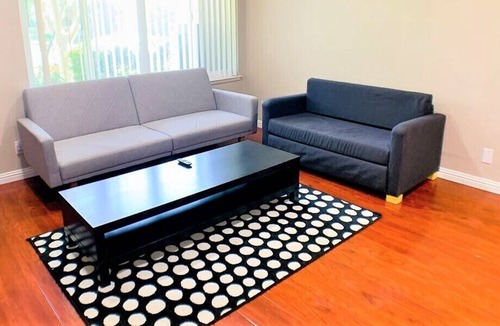 Pacheco House | Entire 4brs townhouse close to downtown/free parking