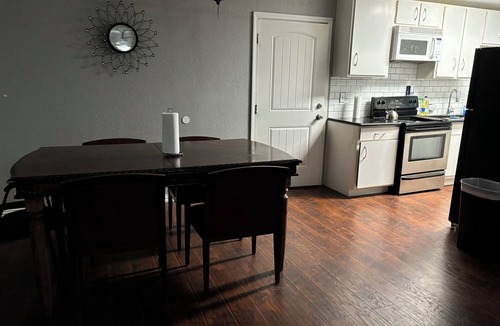 Whitney House | Entire Home 4-bedroom house in LakeWhitney Estates with WiFi, AC. Book now!
