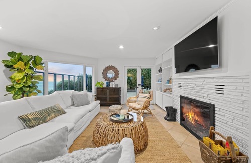 Montara House | Entire Oceanfront Home – Breathtaking 180° Views Near San Francisco