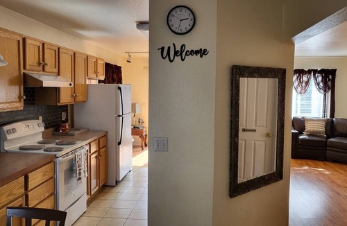 Bayshore - Klatt House | Entire Townhouse - Centrally Located