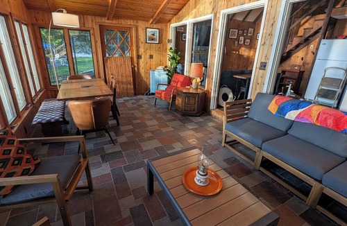 Palmyra Cabin | Escape to Retro Charm on Whites Pond