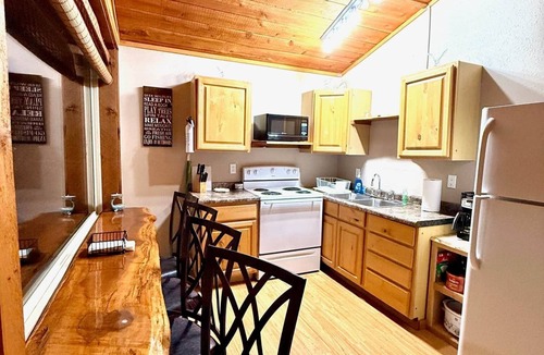Coffman Cove Ski Chalet | Escape to Your Beachfront Paradise in Whale Point, Coffman Cove, Alaska!
