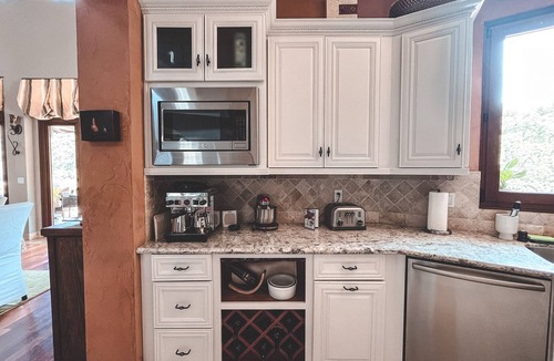 Los Gatos House | Estate property on Lexington Reservoir minutes from downtown, wineries, beaches
