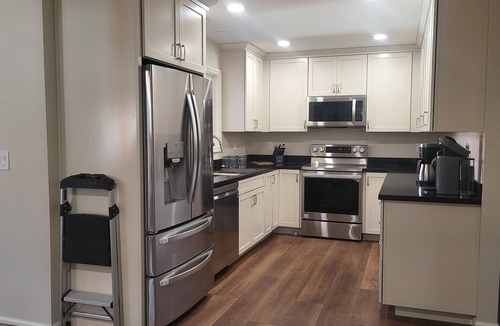 Dublin House | EV Charger, High-speed Internet, 3 Br 2 Bth stylish Dublin remodeled townhome.