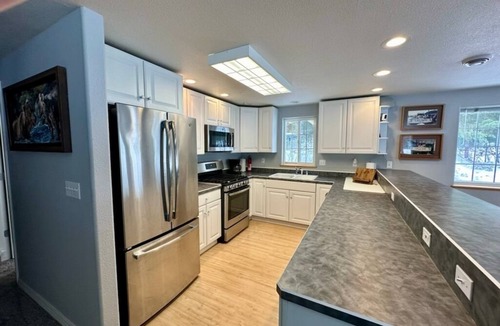 Seward House | Exclusive Private Home in Quiet Neighborhood 3 Bedroom 2 Bath & Loft