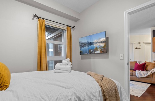East Village Condo | Executive 2 bed 2 bath Riverfront condo
