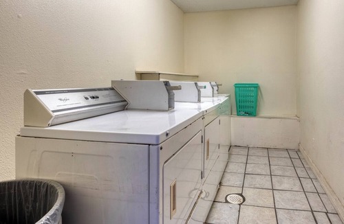 Marshall Hotel | Executive Inn & Suites