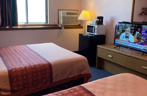 McPherson Hotel | Executive Inn