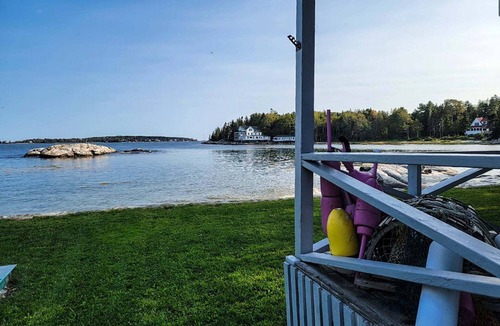 Southport Cottage | Experience coastal living at Sea Mist, a 4-bedroom retreat in beautiful Southport, ME.
