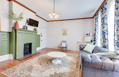 Near East Columbus House | Experience History in Style in an 8BR/8BA Private Guesthouse!