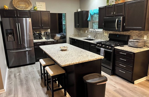 Reynoldsburg House | Experience Tranquility at P.S. - Private Serenity 4-bedroom House in Blacklick