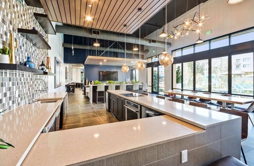 Menlo Park Apartment | Explore Redwood City’s Downtown nr Eateries & Entertainment